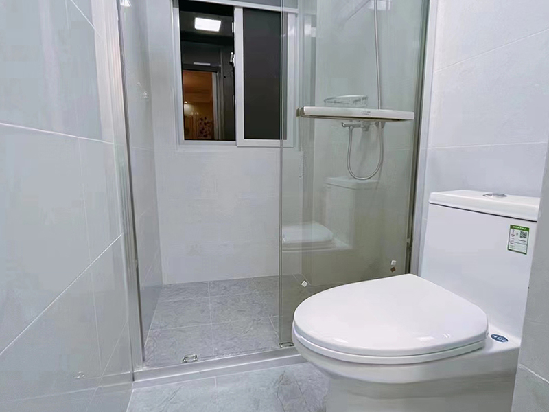 淋浴房隔斷有什么新材料嗎？浴簾、玻璃淋浴房哪個(gè)好用