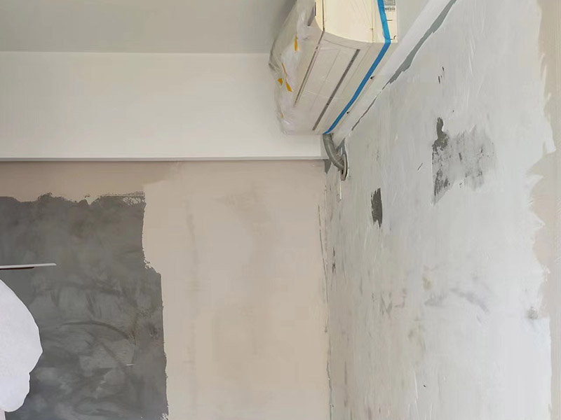 三伏天的新房墻皮發(fā)霉開裂怎么辦？房屋墻面翻新施工技巧