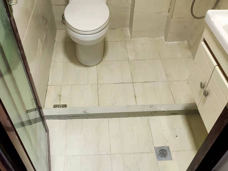 風水大師說：臥室的衛(wèi)生間門對著床，這種裝修很不好！(圖1)