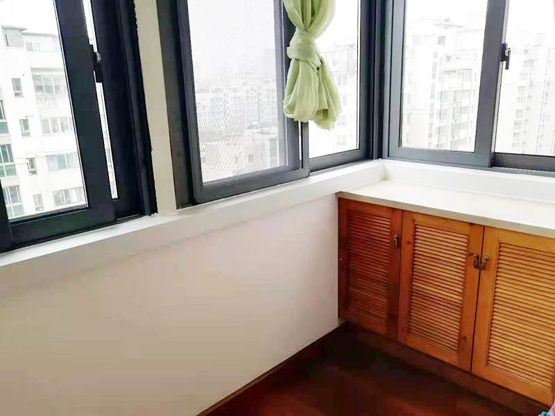 陽(yáng)臺(tái)為什么不建議貼瓷磚(圖1)