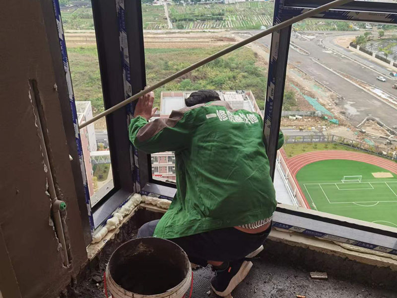 封陽臺裝修一般要花費(fèi)多少錢？(圖1)