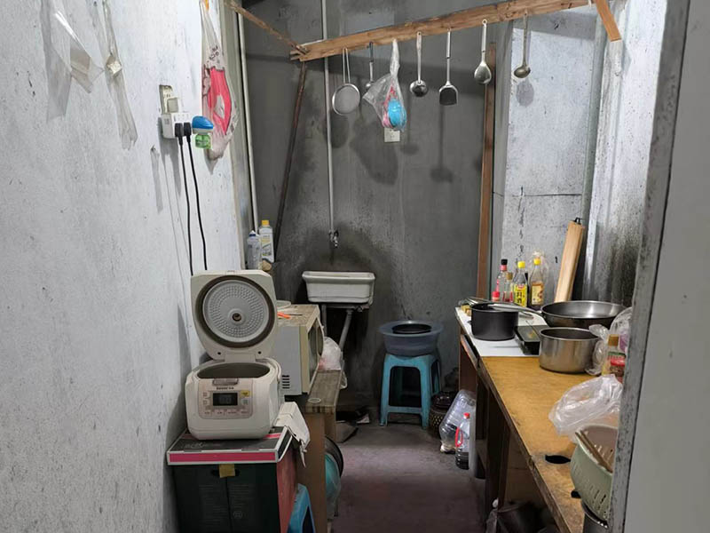 廚房墻面裝修選擇貼瓷磚還是刷涂料？(圖3)