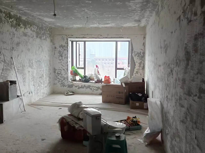 客廳墻面翻新刮膩?zhàn)雍偷蹴斈膫€(gè)先做？(圖1)