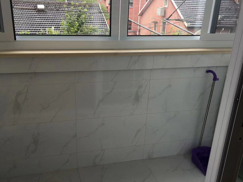 陽(yáng)臺(tái)漏水到樓下便宜的解決方法(圖1)